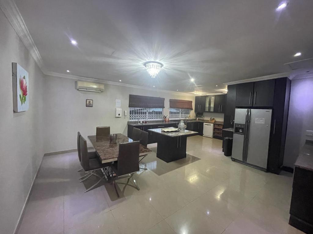 Illovo Beach House Amanzimtoti Exterior foto